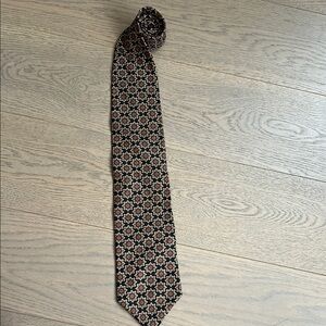 Joseph Abboud Elegant Geometric Glowers Patterned Tie